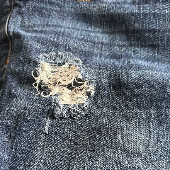 Ava‎ & Viv Women's Blue Distressed Midi Rise Midi Short Denim Shorts Size 26W - Picture 5 of 5
